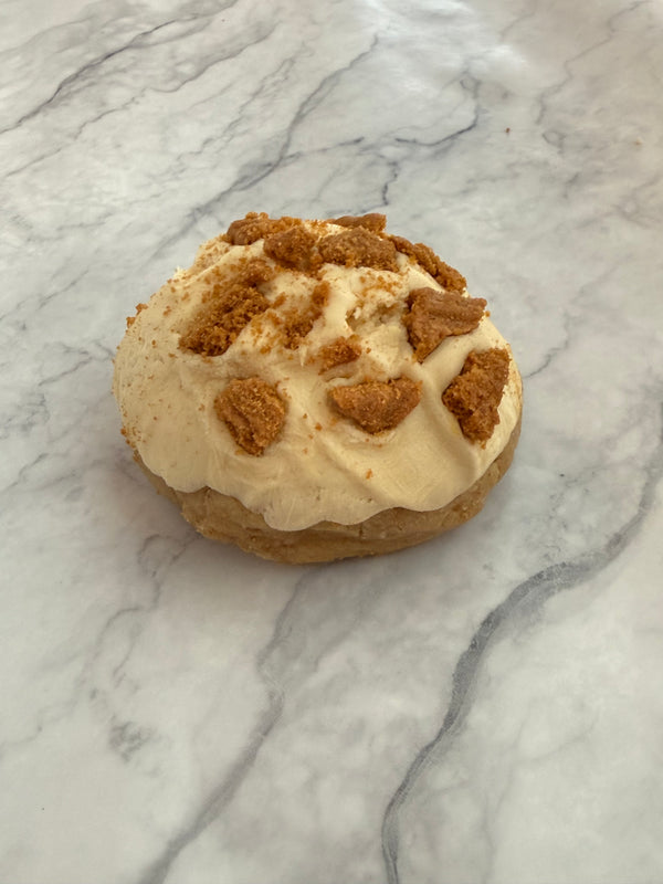 Banana Pudding Cookie Butter Stuffed Cookie