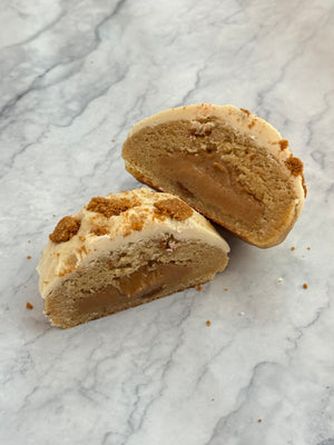 Banana Pudding Cookie Butter Stuffed Cookie